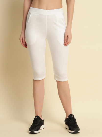 WHITE COTTON LYCRA CAPRI