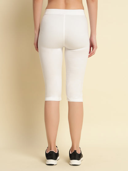 WHITE COTTON LYCRA CAPRI
