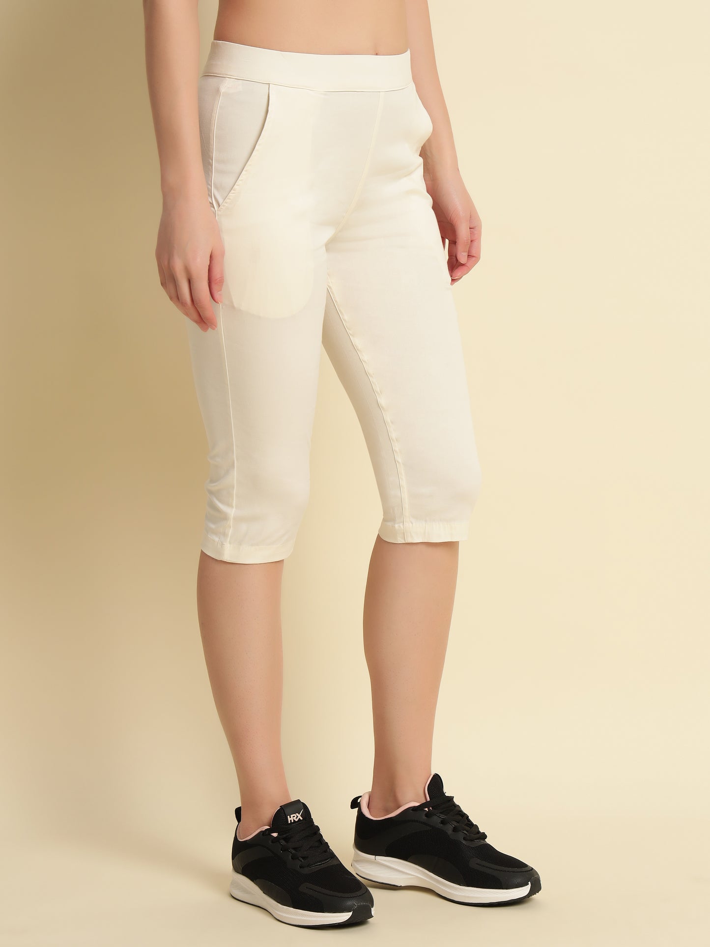 Offwhite Cotton Lycra Capri