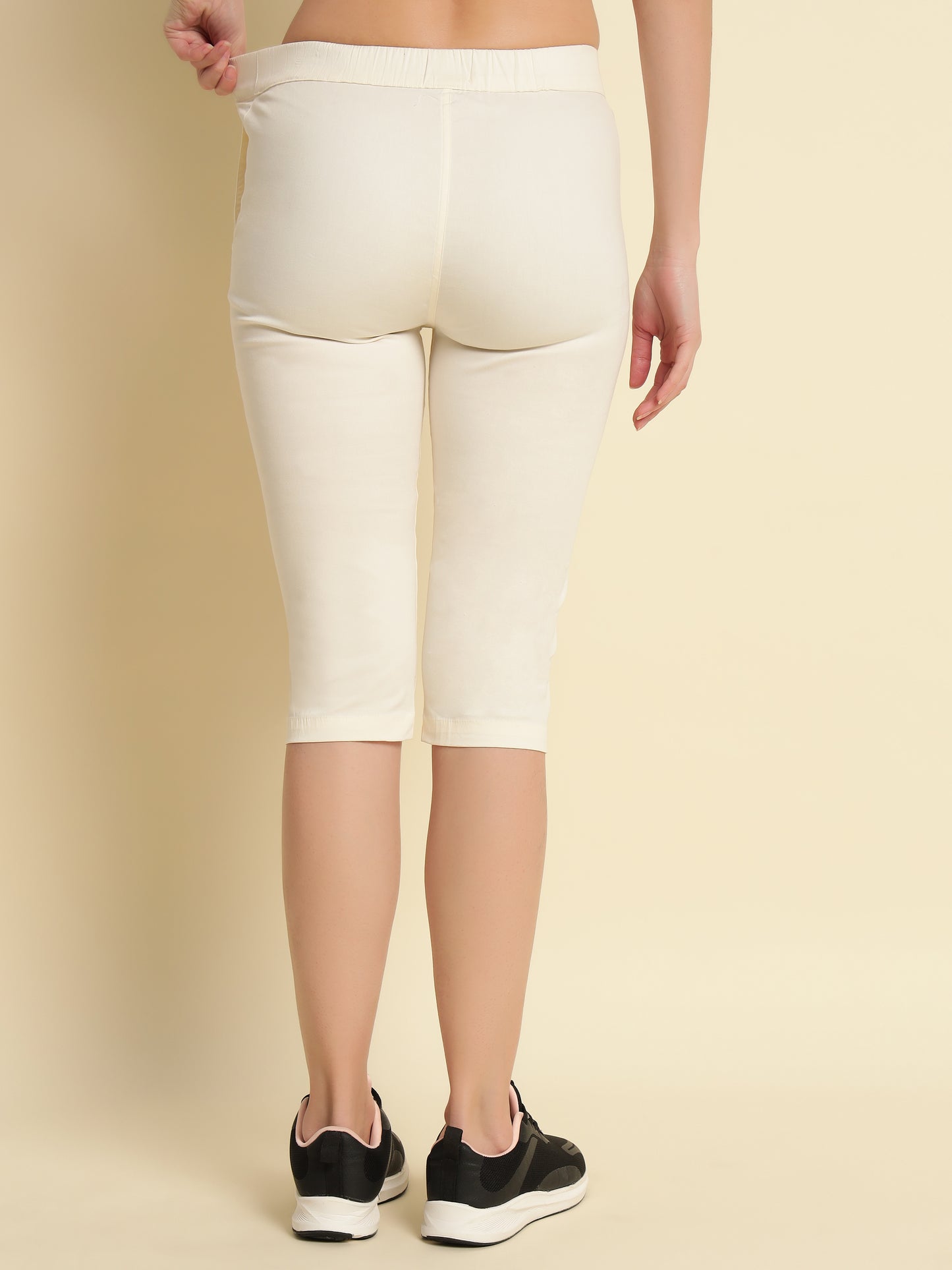 Offwhite Cotton Lycra Capri
