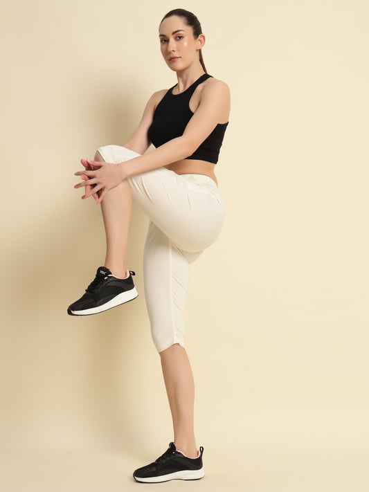 Offwhite Cotton Lycra Capri